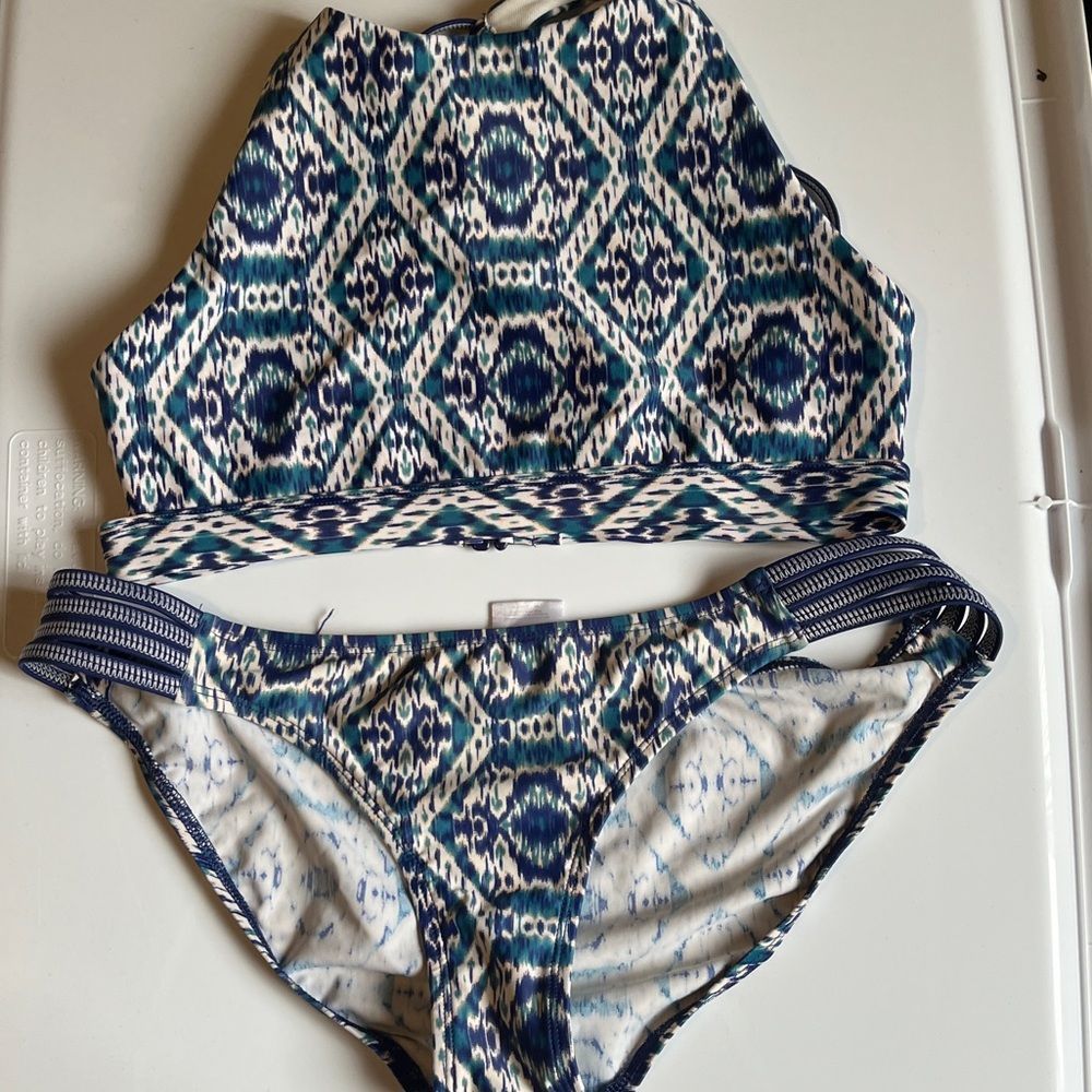 Body glove bikini small medium